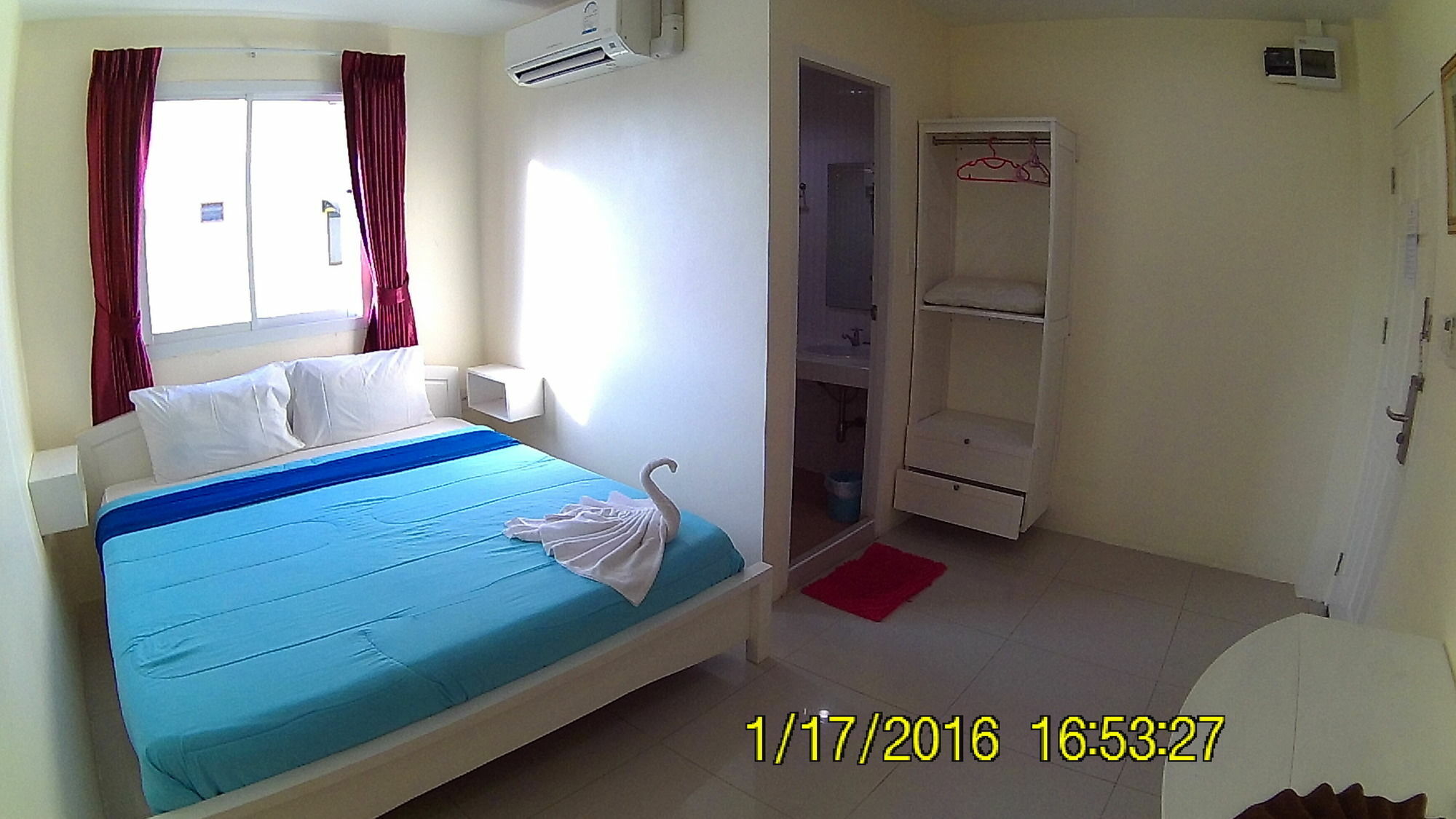 Bird Hotel Chonburi Exterior photo